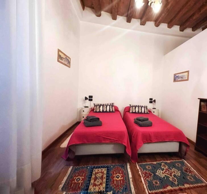 Lovely San Stae Apartament